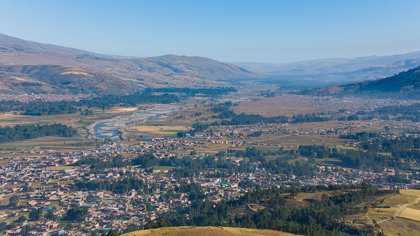 Vista panorámica del valle del Mantaro con el río y los pueblos de Concepción
